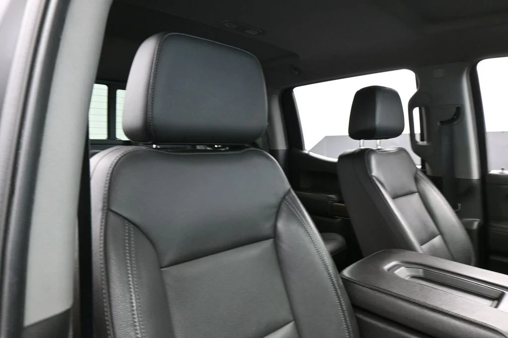 Used 2019 Black Chevrolet LT image 40