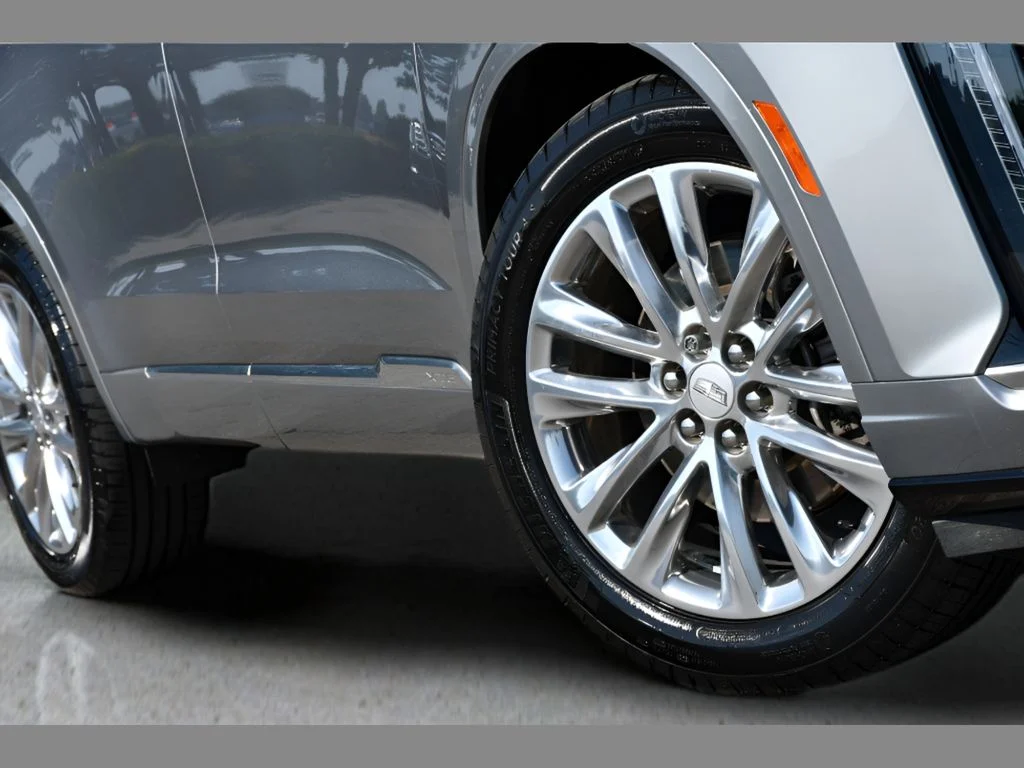 Used 2024 Argent Silver Metallic Cadillac Premium Luxury image 11