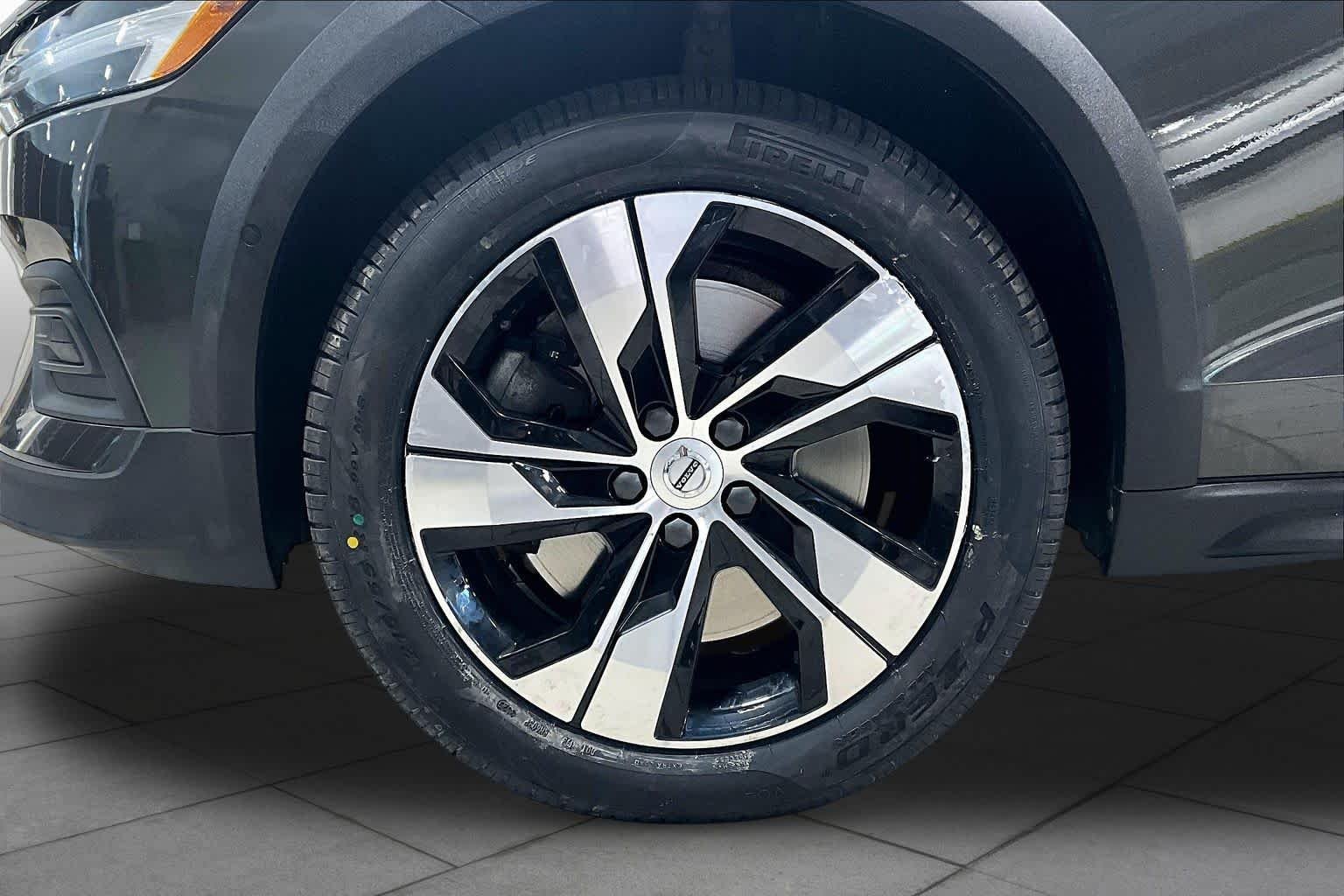Used 2020 Pine Grey Metallic Volvo  image 11