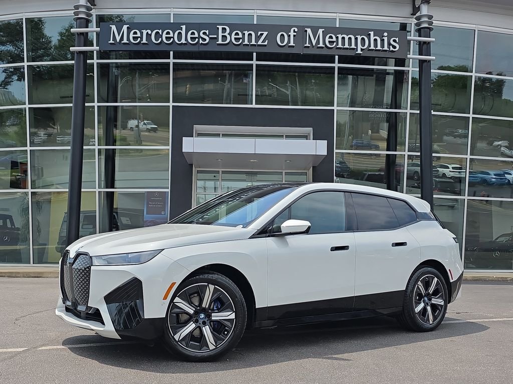2024 BMW iX xDrive50's photo