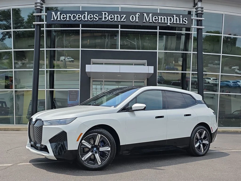 2024 BMW iX xDrive50's photo