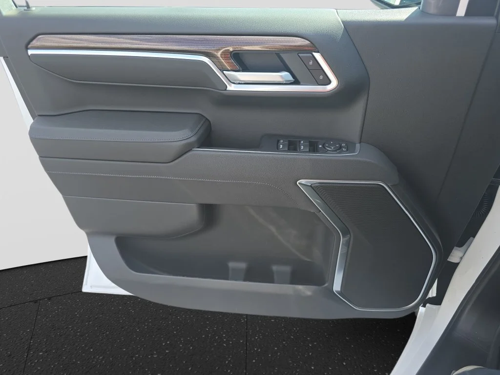 New 2026 Summit White Chevrolet LT image 25