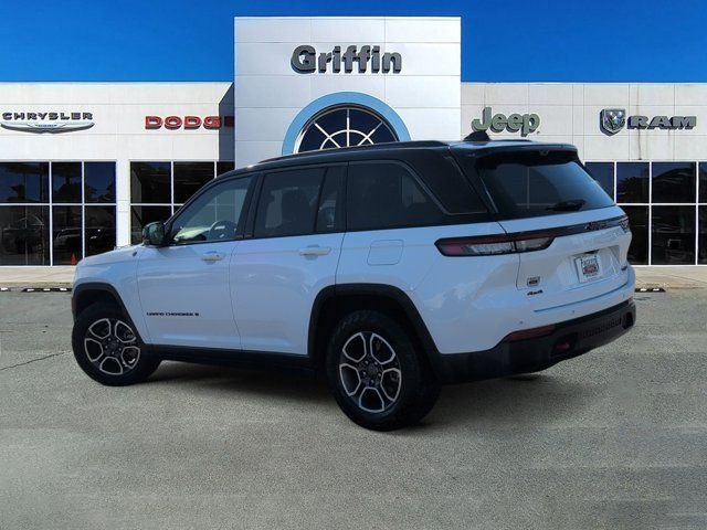 Used 2022 White Jeep Trailhawk image 9