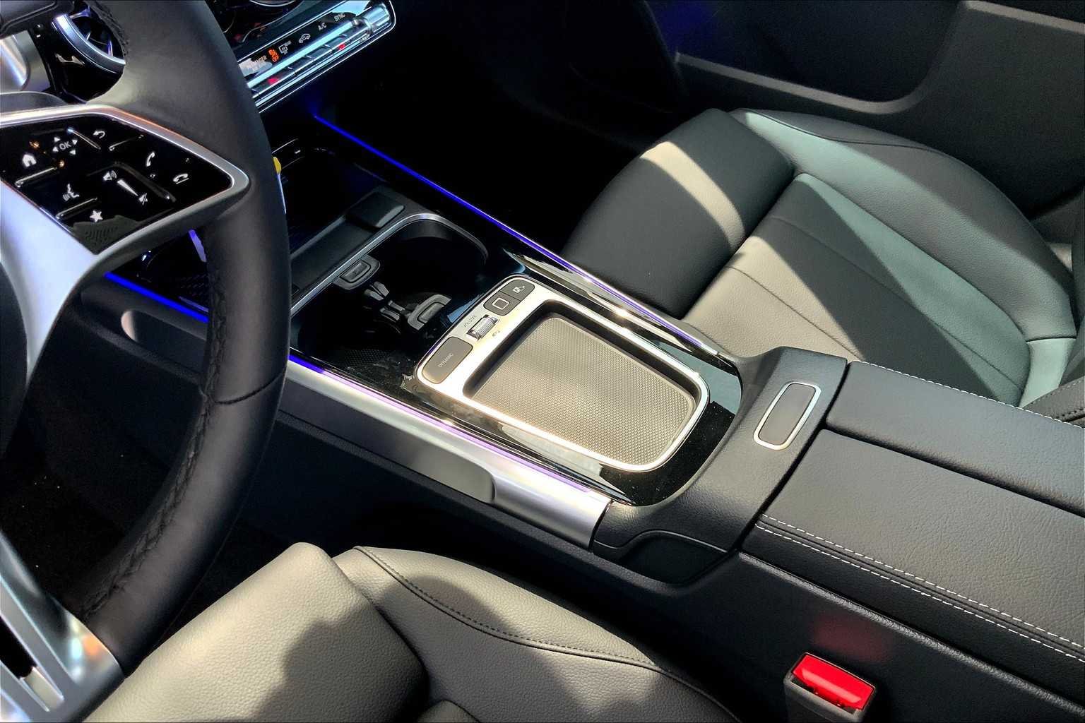 2025 Mercedes-Benz GLB Base - Photo 11