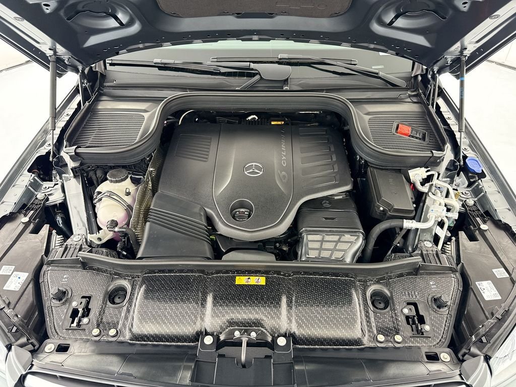 New 2026 Selenite Grey Metallic Mercedes-Benz GLS 450 image 31