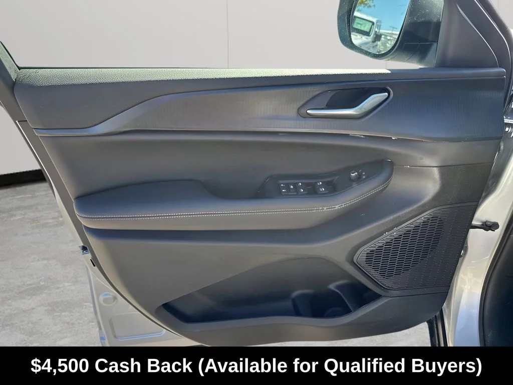 New 2026 Silver Zynith Jeep Laredo image 28