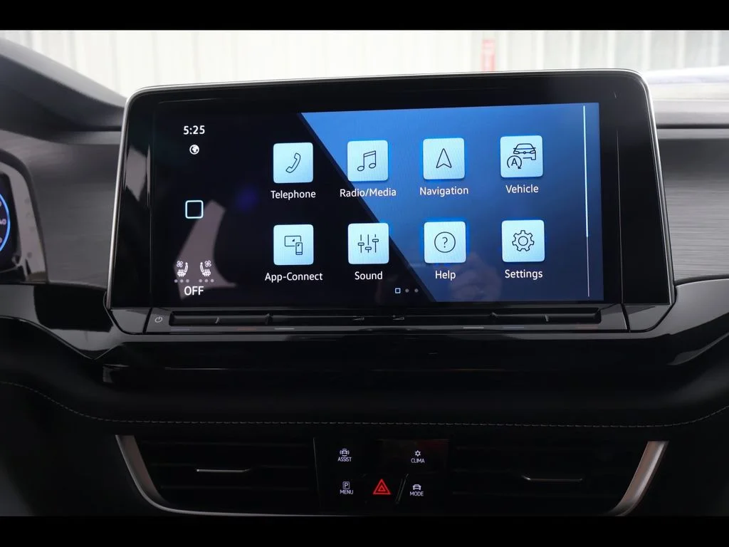 New 2026 Black Volkswagen 2.0T SE w/Technology image 14