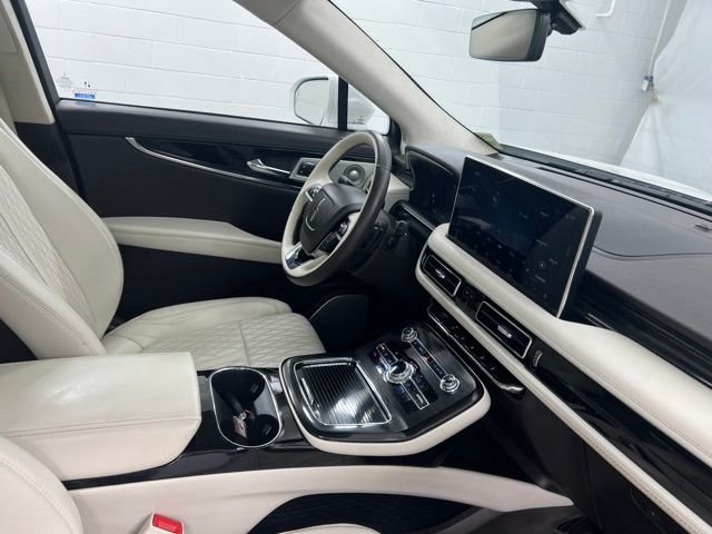 Certified Used 2023 Pristine White Lincoln Black Label image 27