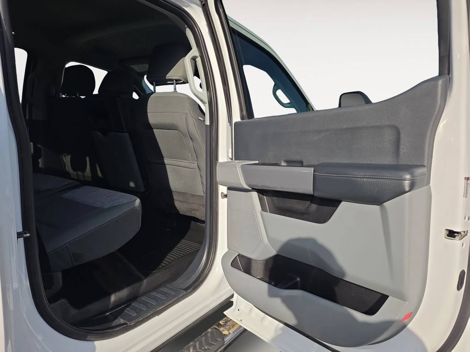 Used 2024 Oxford White Ford XLT image 12