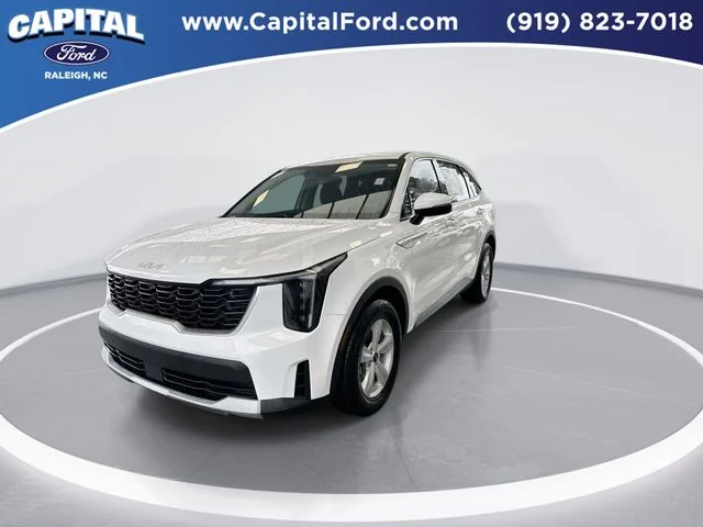 Used 2025 White Kia LX image 4
