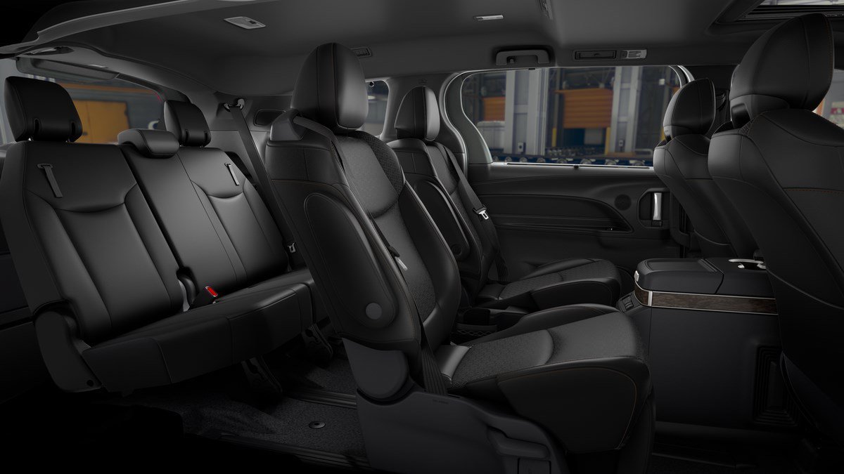 New 2026 Midnight Black Met Toyota Platinum image 21