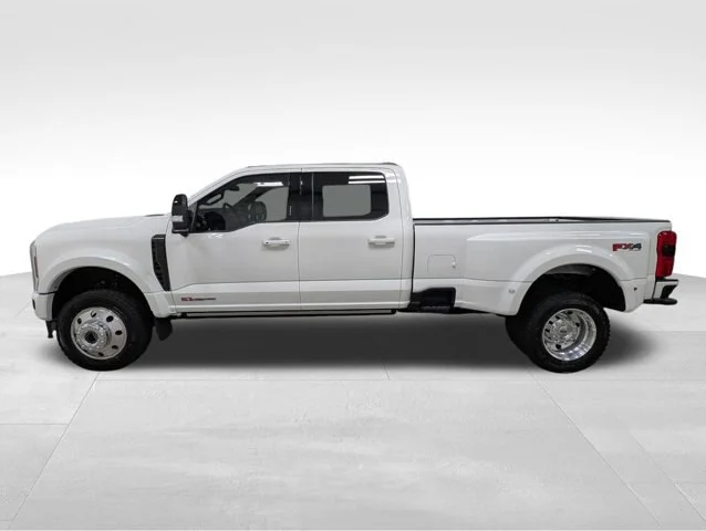 New 2026 Star White Metallic Tri-Coat Ford F-450® Platinum® image 36