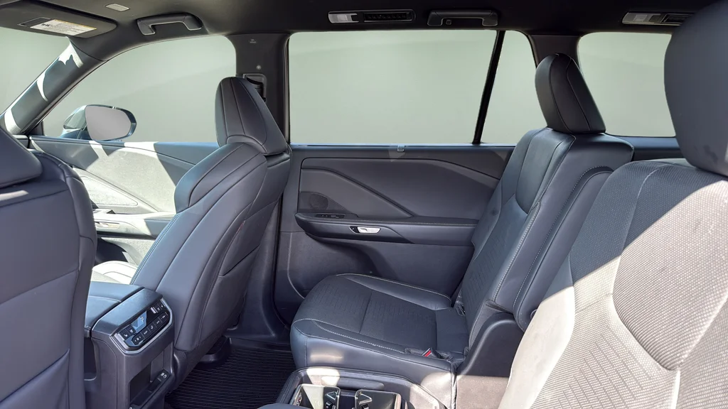 Used 2026  Lexus 500h F SPORT Performance Premium image 17
