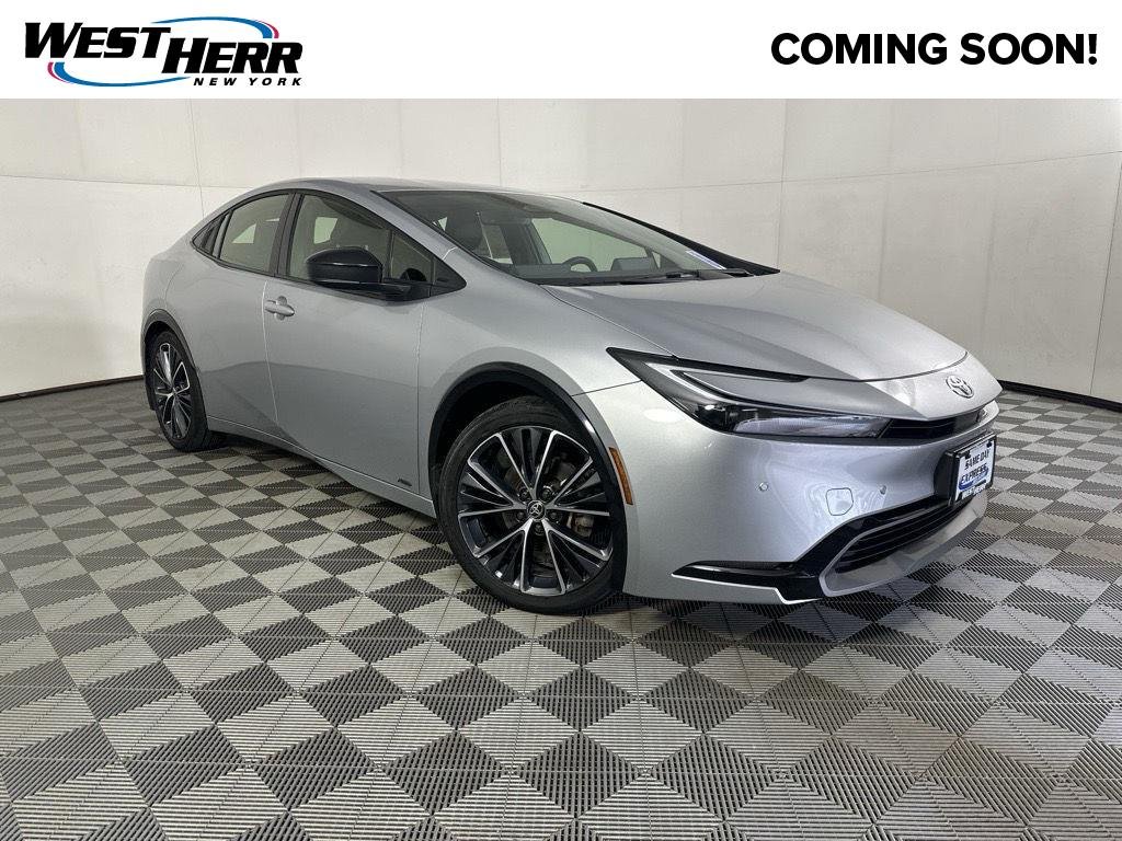 Used 2025 Cutting Edge Toyota XLE image 1