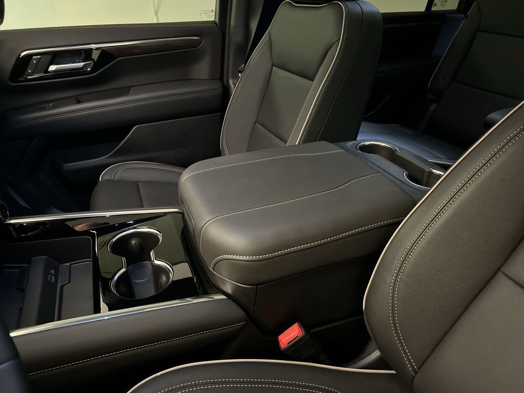 2026 Chevrolet Suburban Premier - Photo 20