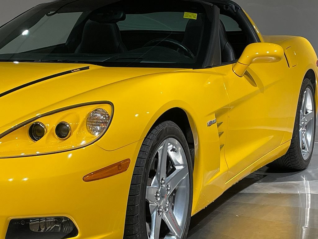 Used 2005 Millenium Yellow Chevrolet BASE image 17