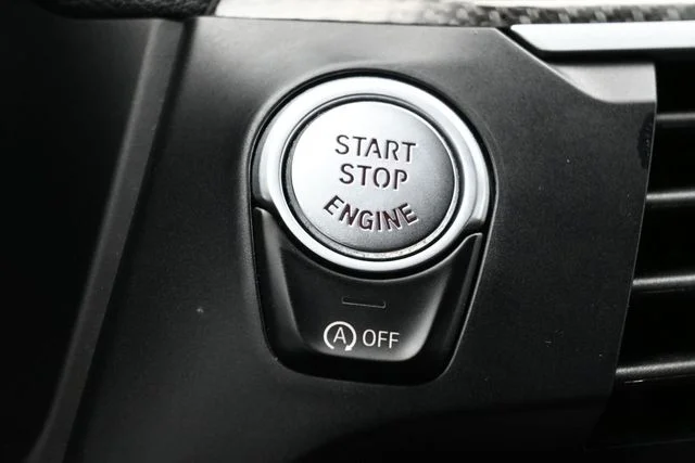 Used 2021 White BMW xDrive30i image 25