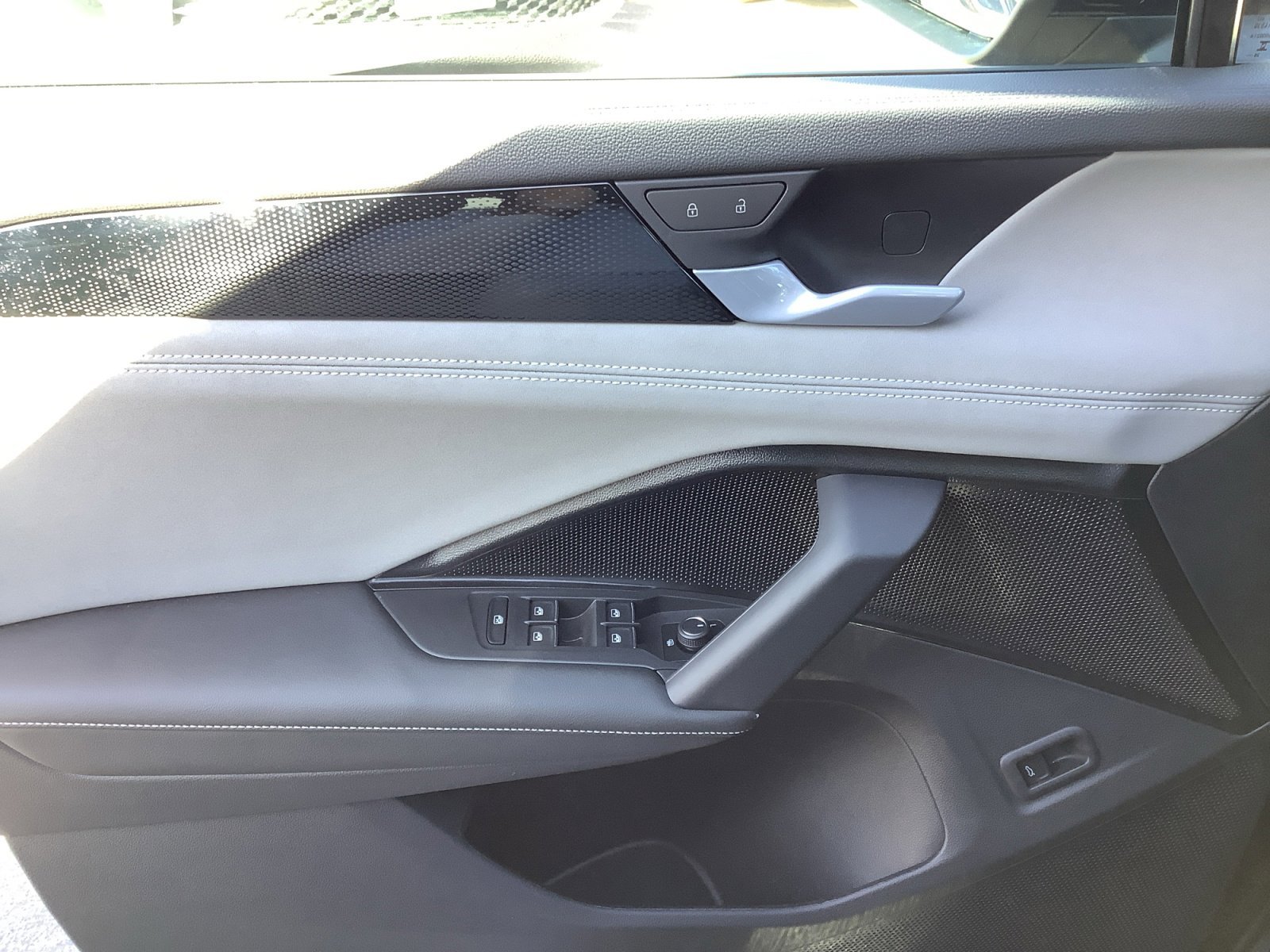 2026 Volkswagen Tiguan SE R-LINE BLACK - Photo 27