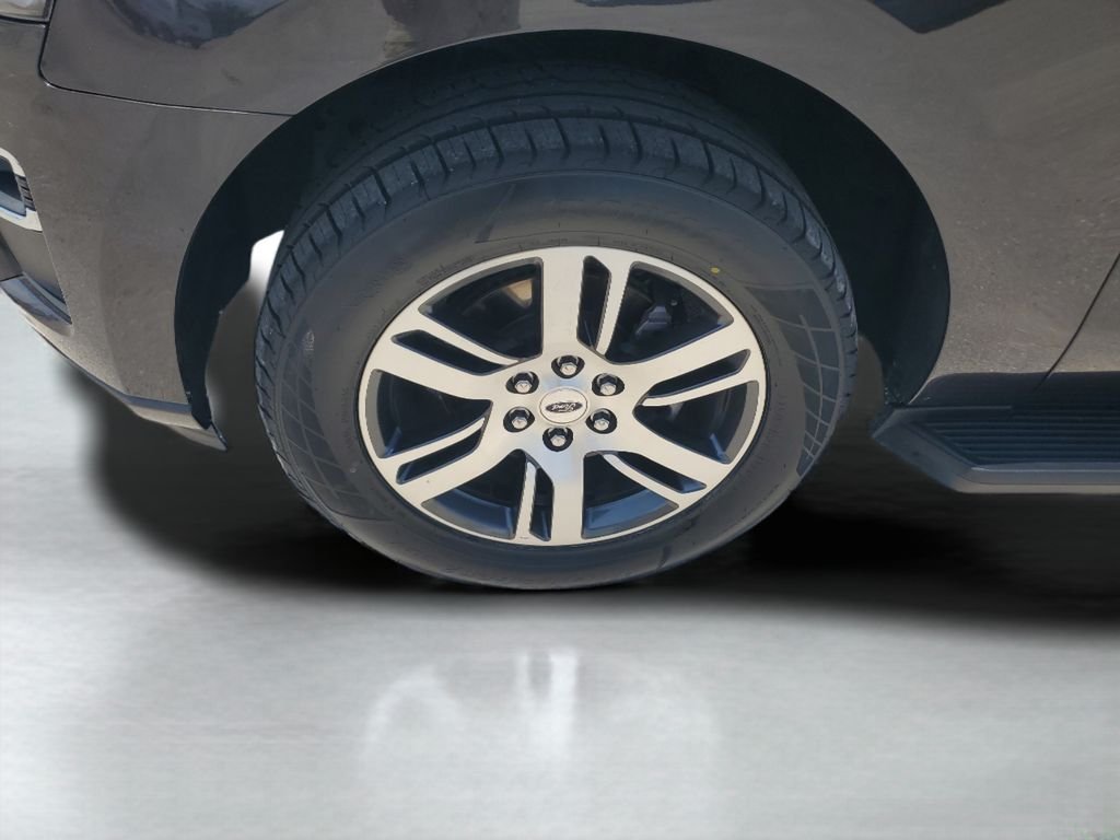 Used 2024 Gray Ford Limited image 32