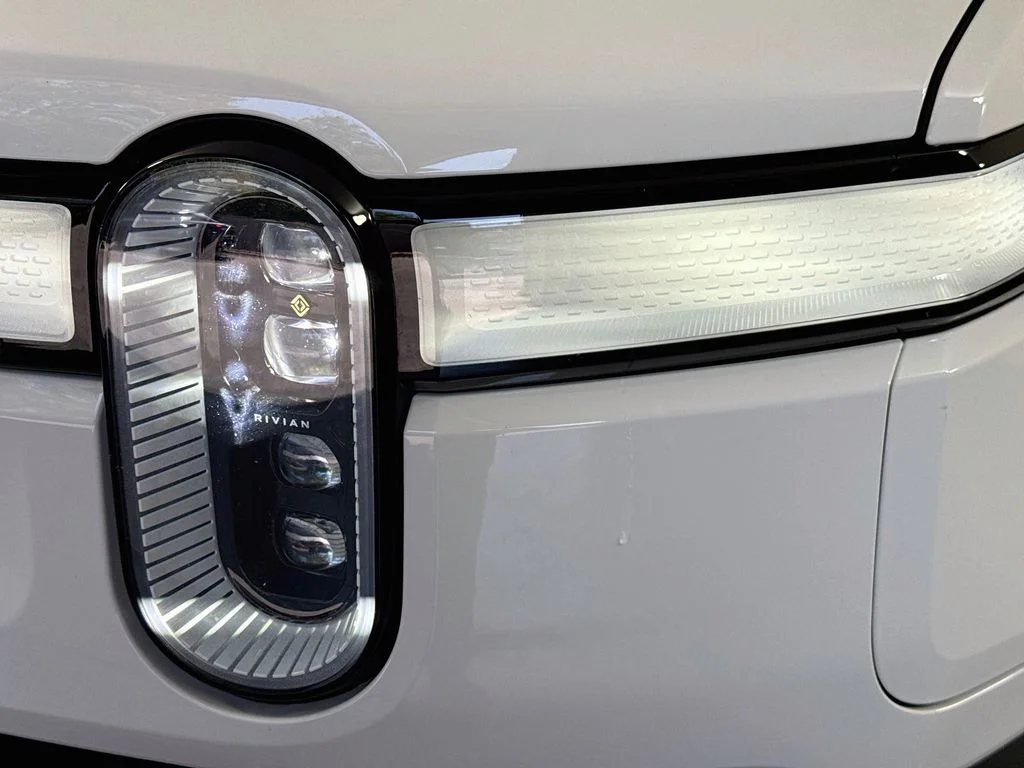 Used 2022 White Rivian Adventure image 37
