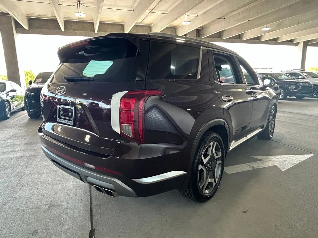 Used 2024 Sierra Burgundy Hyundai Limited image 5