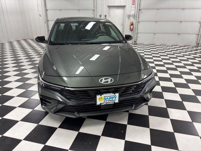 New 2026 Gray Hyundai SEL Sport Premium image 2