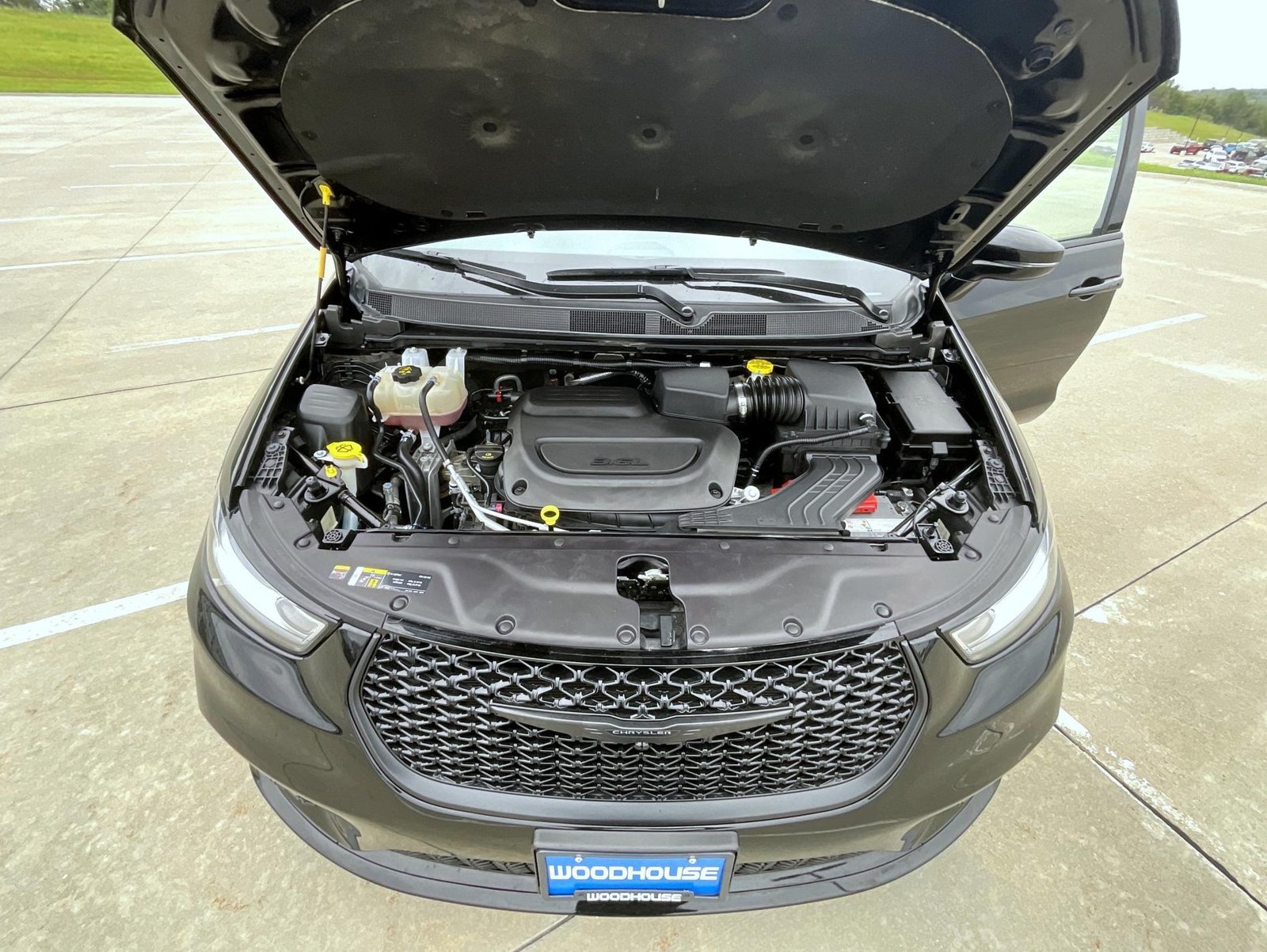 Used 2025 Black Chrysler Limited image 26
