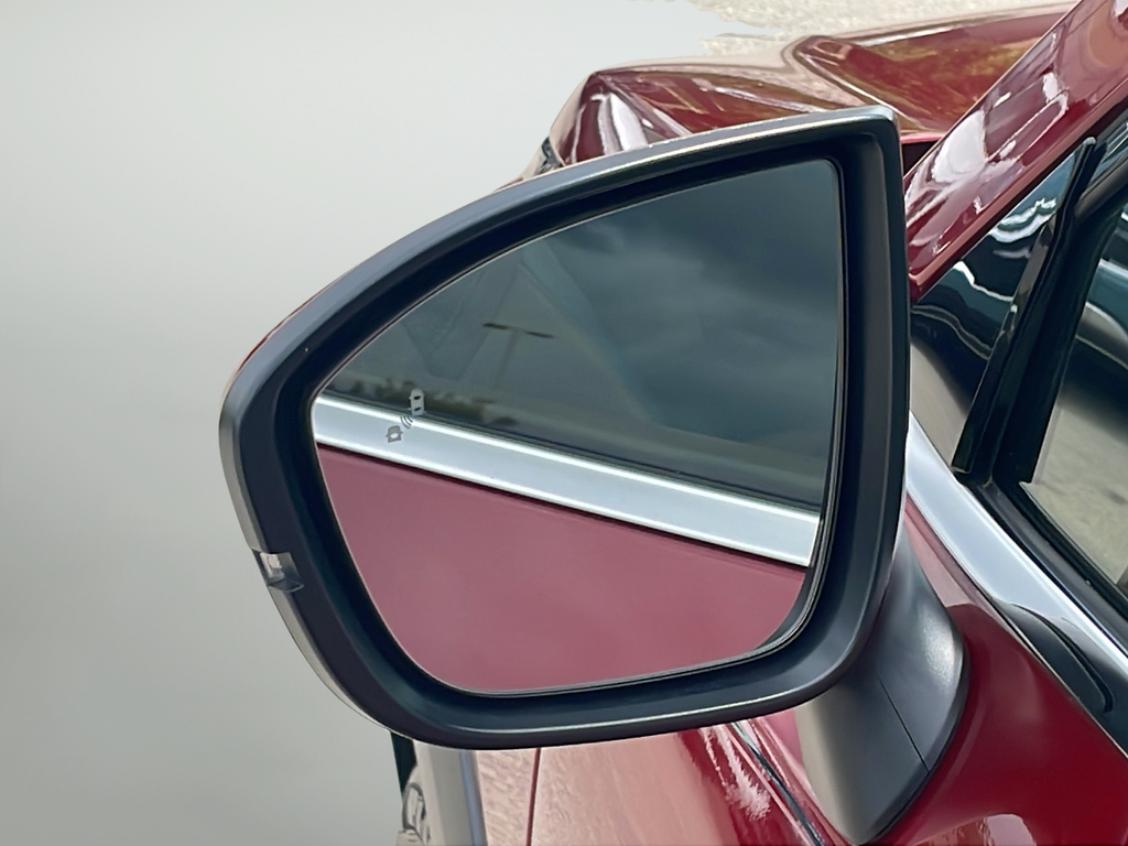 Used 2023 Red Nissan Platinum image 43