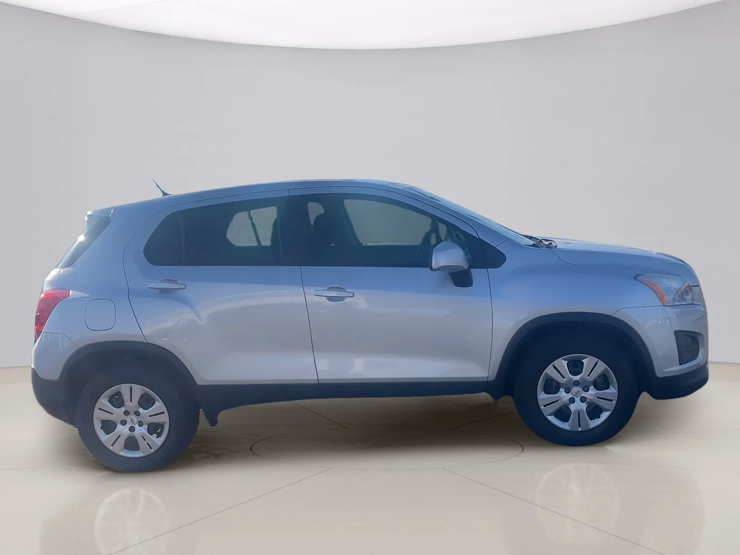 Used 2015 Silver Chevrolet LS image 6