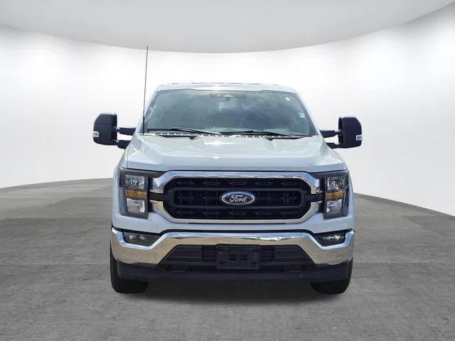 Certified Used 2023 Oxford White Ford XLT image 2