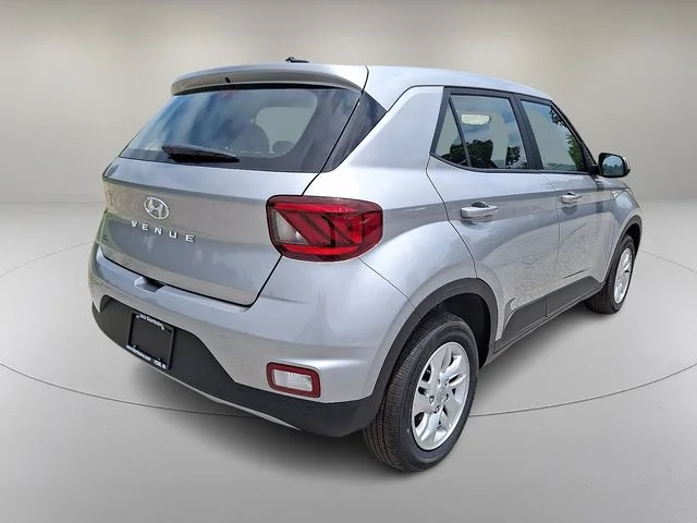New 2026 Silver Hyundai SE image 7
