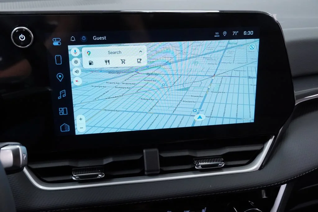 2027 Chevrolet Equinox LT - Photo 16