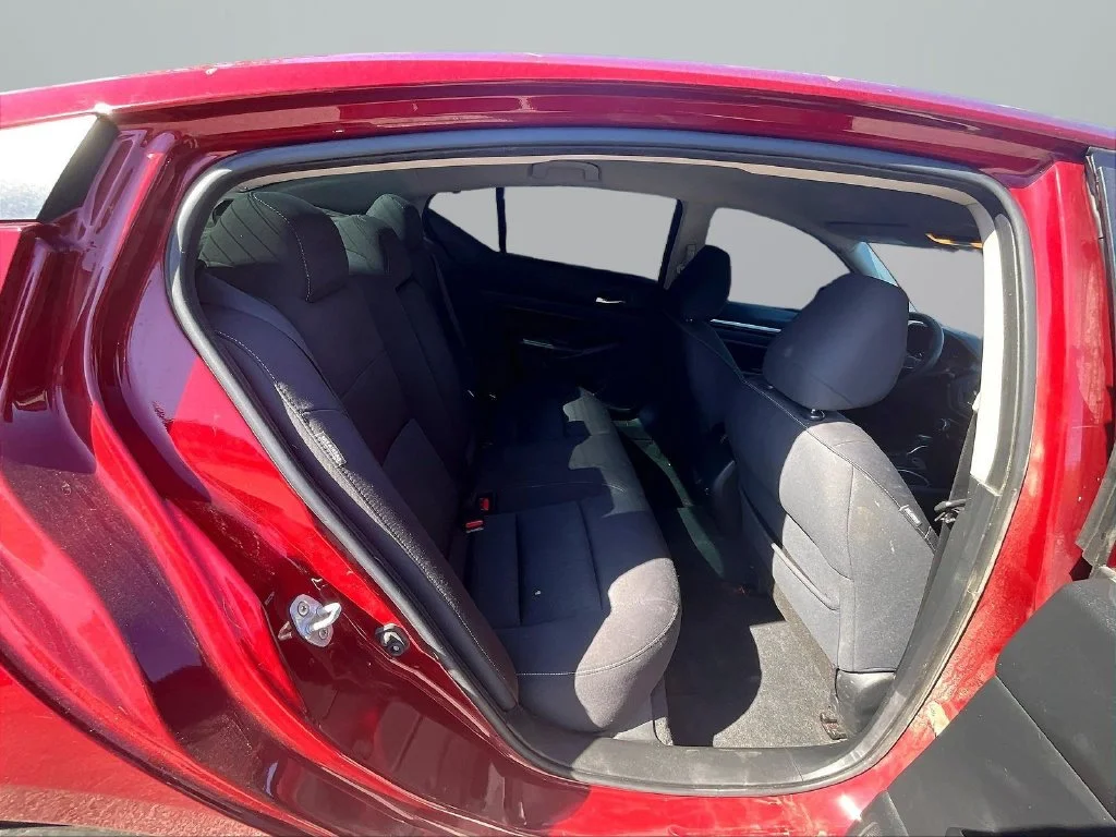 Used 2021 Red Nissan 2.5 SV image 25