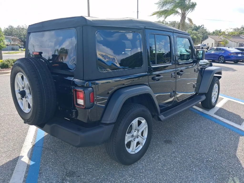 Used 2023 Black Jeep Sport S image 5