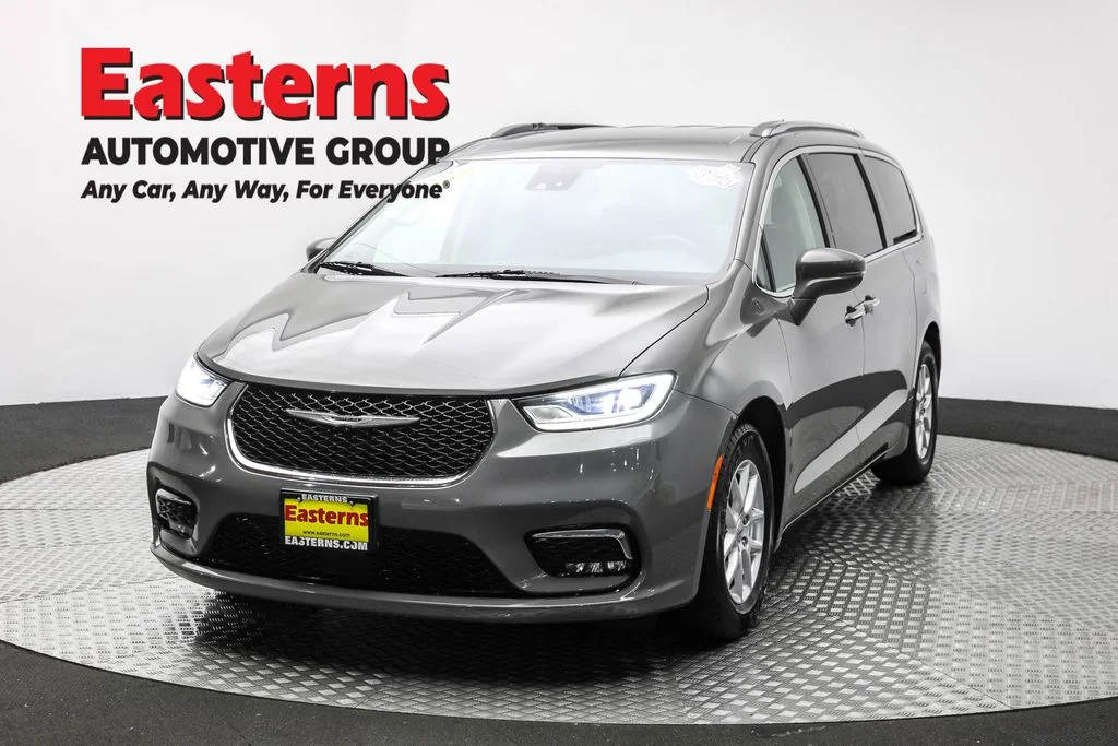 Used 2021 Gray Chrysler Touring L image 1