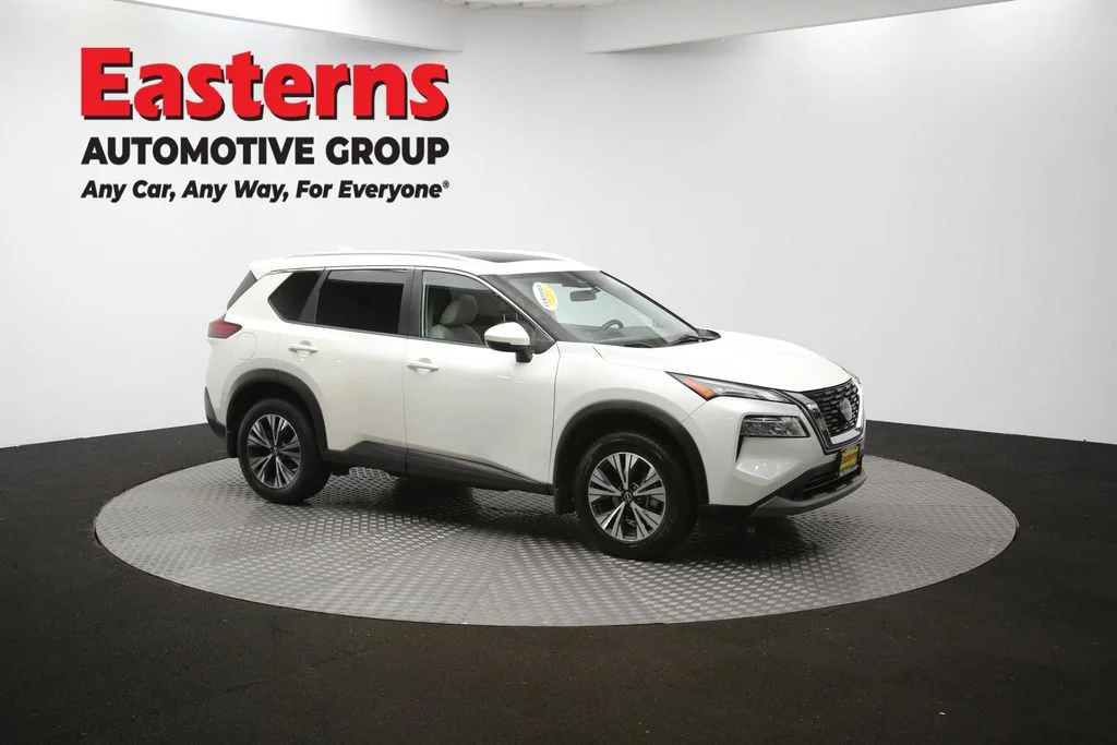 Used 2022 White Nissan SV image 49