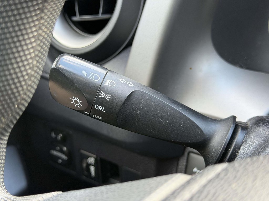 2016 Toyota RAV4 LE - Photo 20