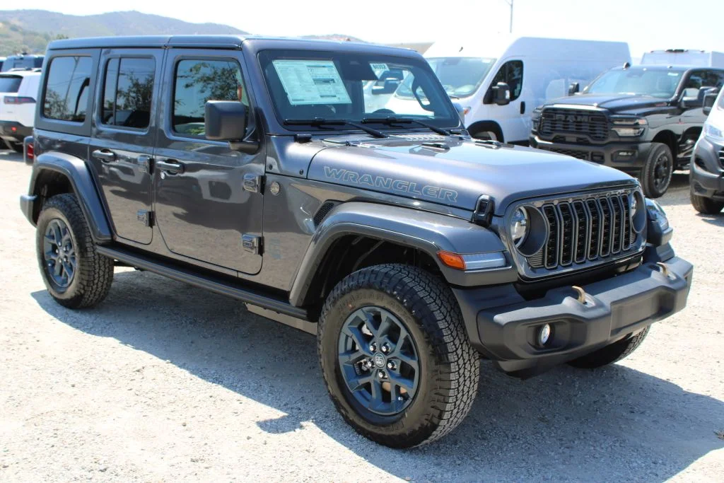 New 2026 Granite Crystal Metallic Clearcoat Jeep 85th Anniversary Edition image 3