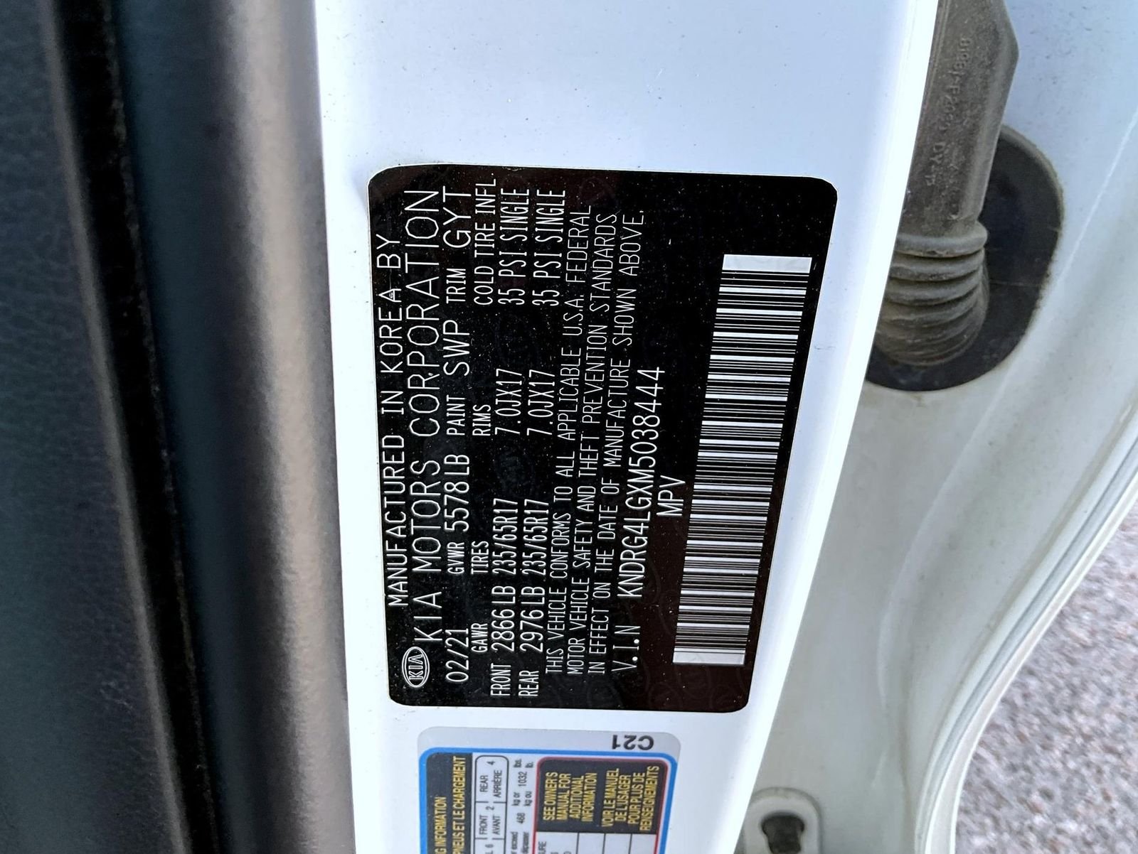 Used 2021 White Kia S image 27