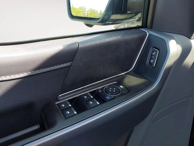 Certified Used 2025  Ford XLT image 10