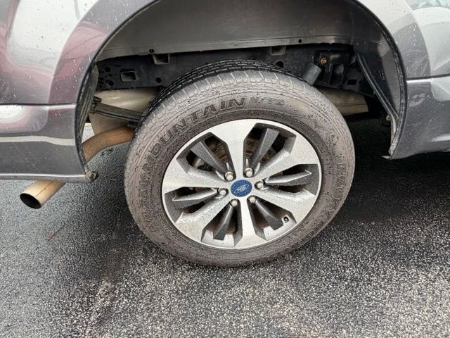 Used 2020 Magnetic Metallic Ford XLT image 5