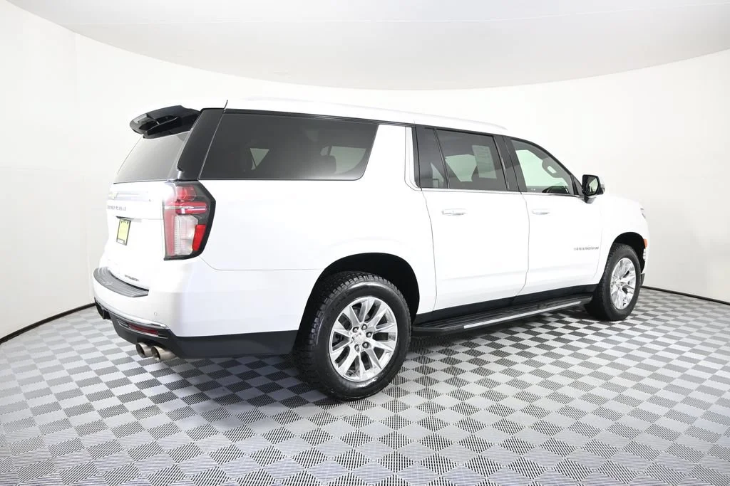 Used 2021 IRIDESCENT PEARL TRICOAT Chevrolet Premier image 6