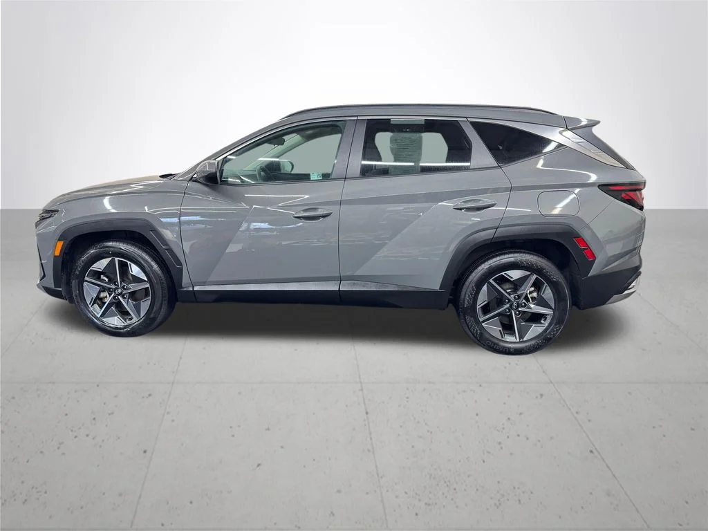 Used 2025 Gray Hyundai SEL image 3