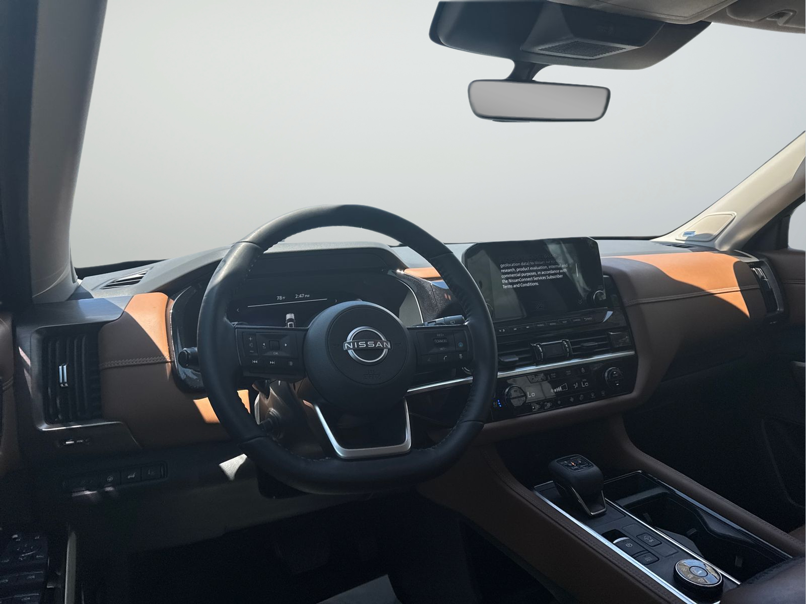 Used 2023 Pearl White Nissan Platinum image 12