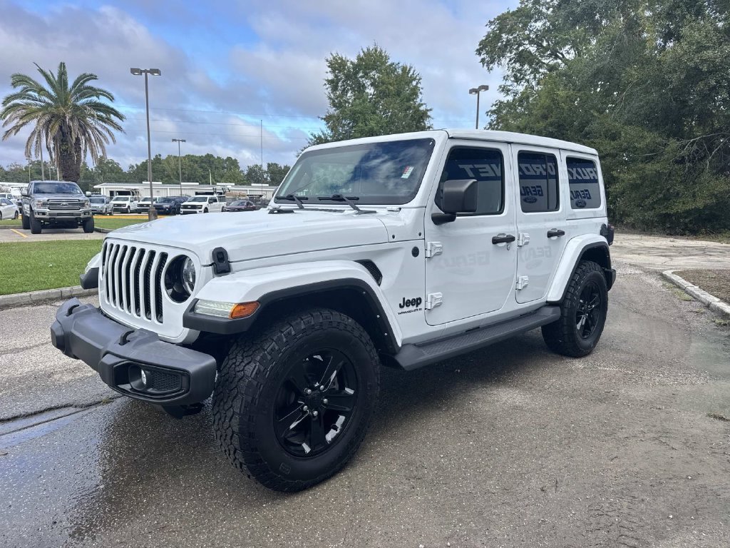 Used 2023 White Jeep Altitude image 7