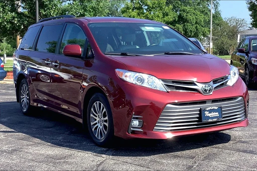 Used 2020 Red Toyota XLE image 39