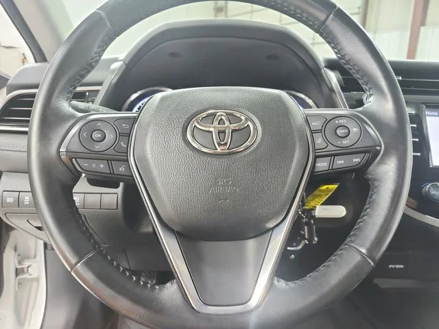 Used 2020 White Toyota SE Nightshade image 22