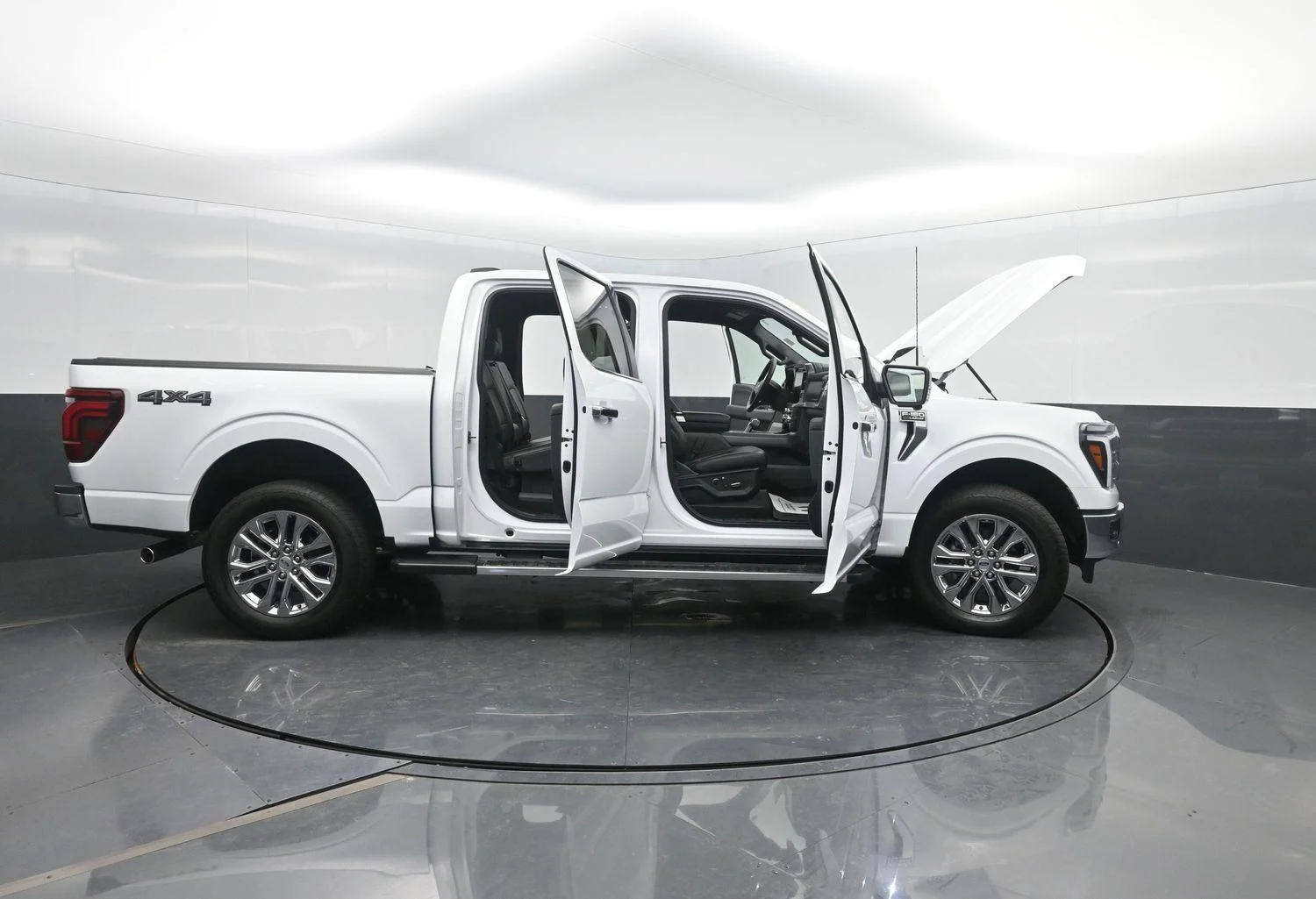 Used 2025 Oxford White Ford LARIAT image 51