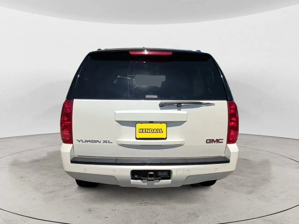 Used 2013 WHITE DIAMOND TRICOAT GMC SLT image 4