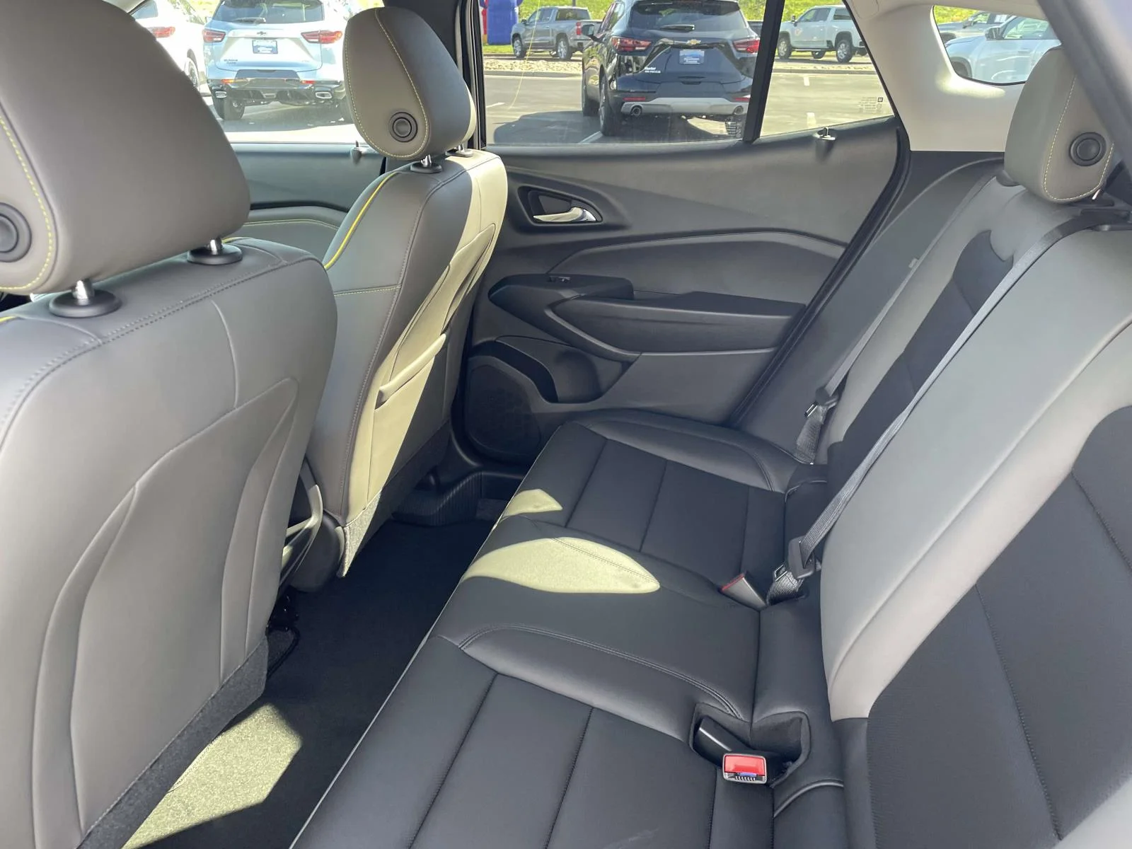 New 2026 Mosaic Black Metallic Chevrolet ACTIV image 12